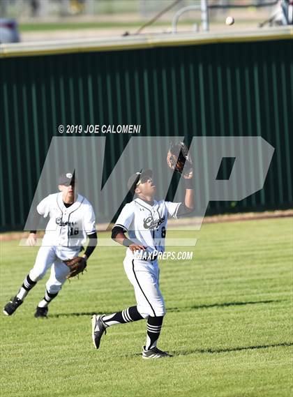 Thumbnail 3 in Clark vs Warren photogallery.