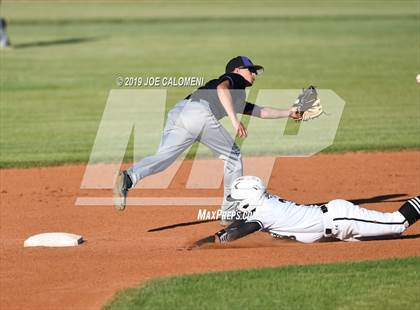 Thumbnail 1 in Clark vs Warren photogallery.