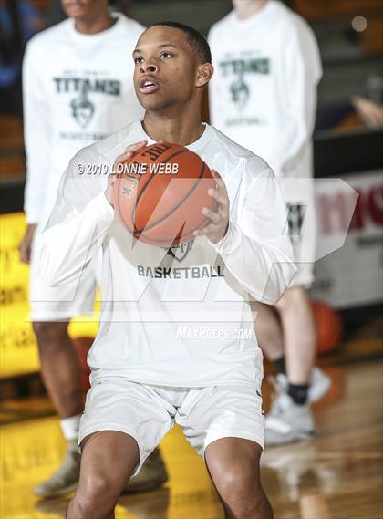 Thumbnail 3 in Holy Trinity vs Mt. Vernon (New York Holiday Invitational) photogallery.