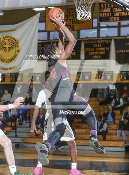 Thumbnail 2 in Holy Trinity vs Mt. Vernon (New York Holiday Invitational) photogallery.