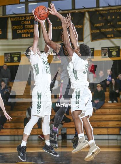 Thumbnail 1 in Holy Trinity vs Mt. Vernon (New York Holiday Invitational) photogallery.