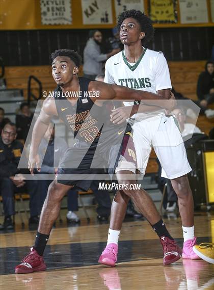 Thumbnail 1 in Holy Trinity vs Mt. Vernon (New York Holiday Invitational) photogallery.