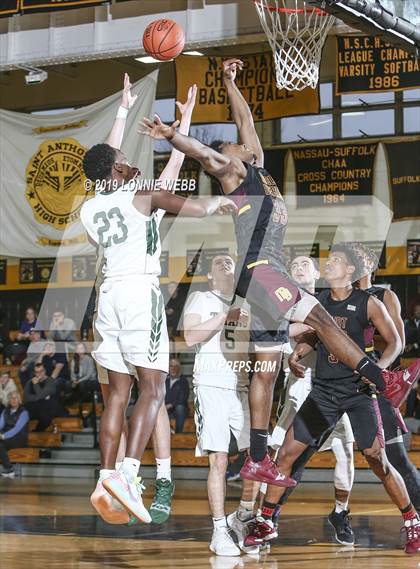 Thumbnail 2 in Holy Trinity vs Mt. Vernon (New York Holiday Invitational) photogallery.