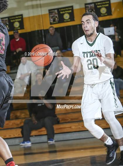 Thumbnail 3 in Holy Trinity vs Mt. Vernon (New York Holiday Invitational) photogallery.
