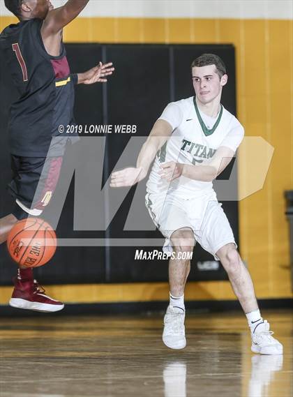 Thumbnail 2 in Holy Trinity vs Mt. Vernon (New York Holiday Invitational) photogallery.