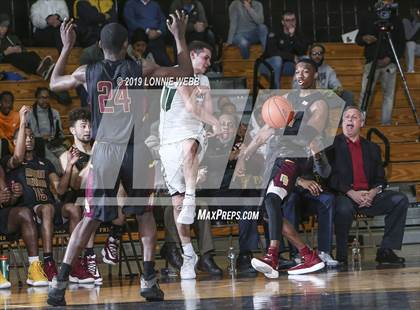 Thumbnail 3 in Holy Trinity vs Mt. Vernon (New York Holiday Invitational) photogallery.