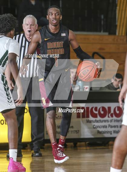 Thumbnail 1 in Holy Trinity vs Mt. Vernon (New York Holiday Invitational) photogallery.