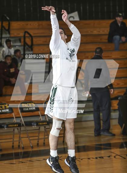Thumbnail 2 in Holy Trinity vs Mt. Vernon (New York Holiday Invitational) photogallery.