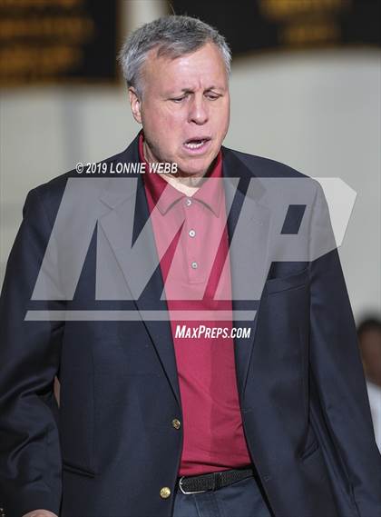 Thumbnail 2 in Holy Trinity vs Mt. Vernon (New York Holiday Invitational) photogallery.