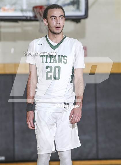 Thumbnail 2 in Holy Trinity vs Mt. Vernon (New York Holiday Invitational) photogallery.