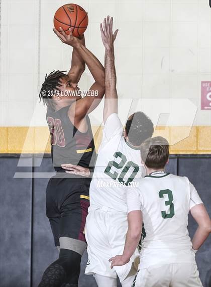 Thumbnail 2 in Holy Trinity vs Mt. Vernon (New York Holiday Invitational) photogallery.