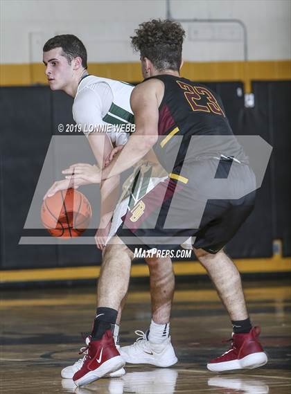 Thumbnail 3 in Holy Trinity vs Mt. Vernon (New York Holiday Invitational) photogallery.
