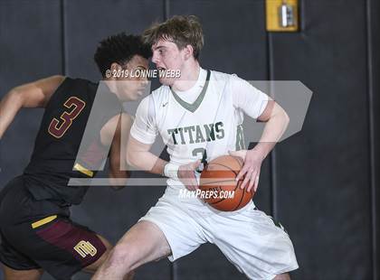 Thumbnail 1 in Holy Trinity vs Mt. Vernon (New York Holiday Invitational) photogallery.