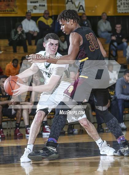 Thumbnail 3 in Holy Trinity vs Mt. Vernon (New York Holiday Invitational) photogallery.