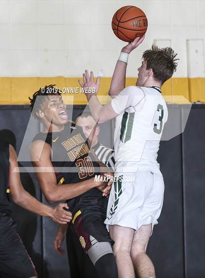 Thumbnail 1 in Holy Trinity vs Mt. Vernon (New York Holiday Invitational) photogallery.