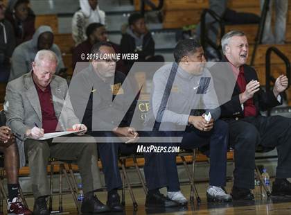 Thumbnail 3 in Holy Trinity vs Mt. Vernon (New York Holiday Invitational) photogallery.