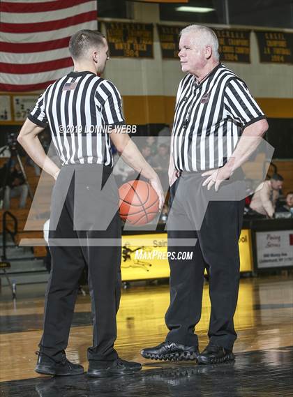 Thumbnail 3 in Holy Trinity vs Mt. Vernon (New York Holiday Invitational) photogallery.