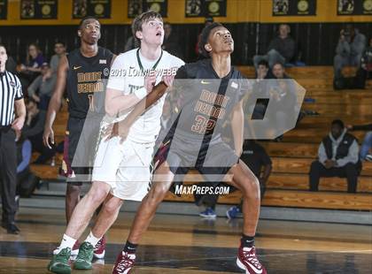 Thumbnail 2 in Holy Trinity vs Mt. Vernon (New York Holiday Invitational) photogallery.