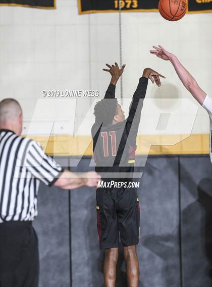 Thumbnail 3 in Holy Trinity vs Mt. Vernon (New York Holiday Invitational) photogallery.