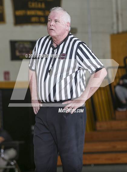 Thumbnail 1 in Holy Trinity vs Mt. Vernon (New York Holiday Invitational) photogallery.