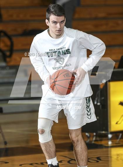 Thumbnail 1 in Holy Trinity vs Mt. Vernon (New York Holiday Invitational) photogallery.