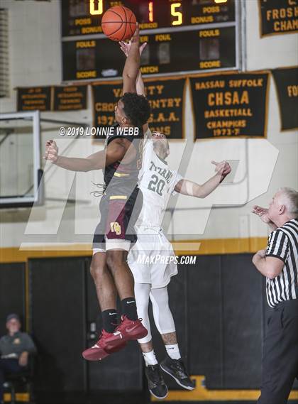 Thumbnail 3 in Holy Trinity vs Mt. Vernon (New York Holiday Invitational) photogallery.