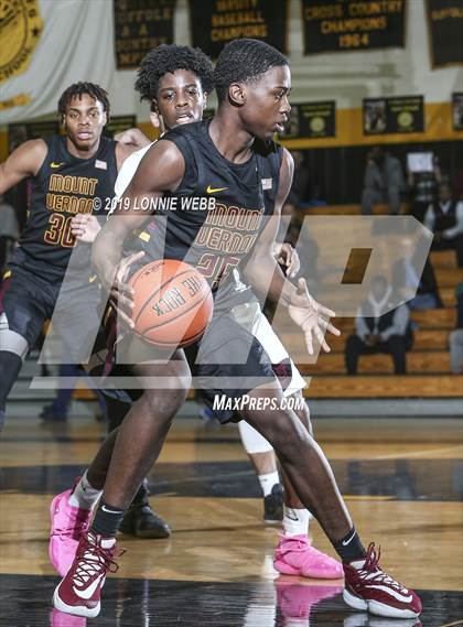 Thumbnail 1 in Holy Trinity vs Mt. Vernon (New York Holiday Invitational) photogallery.