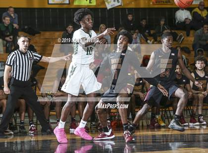 Thumbnail 1 in Holy Trinity vs Mt. Vernon (New York Holiday Invitational) photogallery.