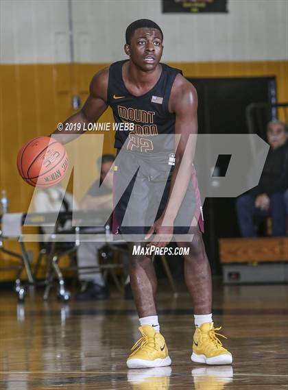 Thumbnail 3 in Holy Trinity vs Mt. Vernon (New York Holiday Invitational) photogallery.