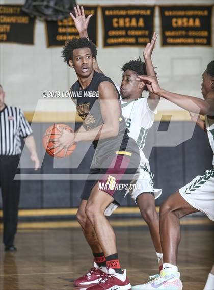 Thumbnail 2 in Holy Trinity vs Mt. Vernon (New York Holiday Invitational) photogallery.