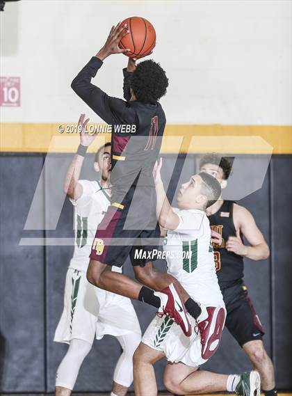 Thumbnail 1 in Holy Trinity vs Mt. Vernon (New York Holiday Invitational) photogallery.