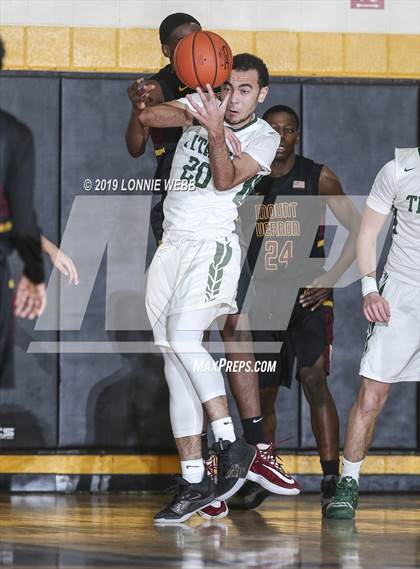 Thumbnail 1 in Holy Trinity vs Mt. Vernon (New York Holiday Invitational) photogallery.