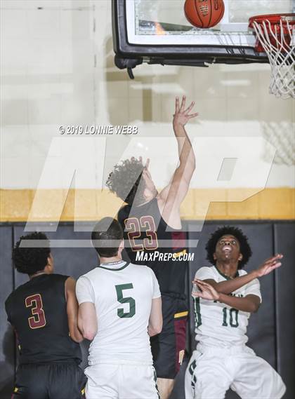 Thumbnail 2 in Holy Trinity vs Mt. Vernon (New York Holiday Invitational) photogallery.
