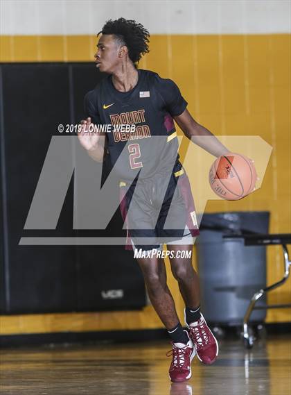 Thumbnail 1 in Holy Trinity vs Mt. Vernon (New York Holiday Invitational) photogallery.