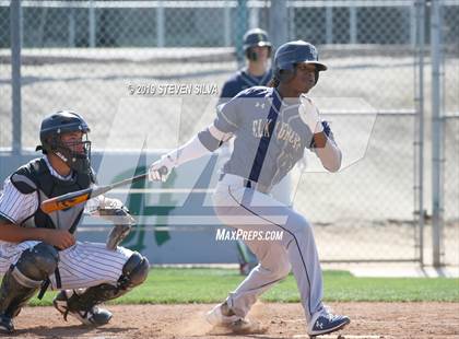 Thumbnail 2 in Elk Grove vs. Helix (69th Annual San Diego Lions Tournament) photogallery.