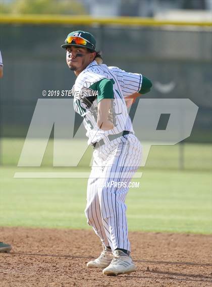 Thumbnail 2 in Elk Grove vs. Helix (69th Annual San Diego Lions Tournament) photogallery.