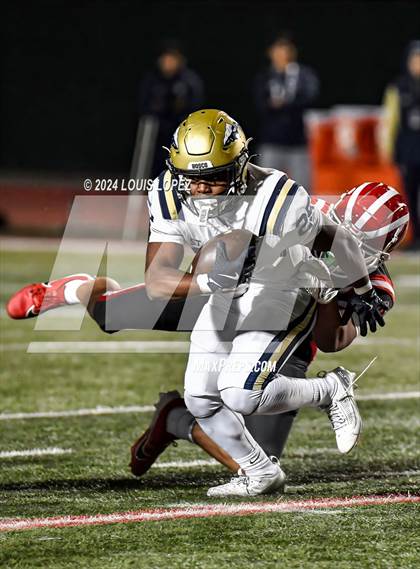 Thumbnail 3 in St. John Bosco vs. Mater Dei (CIF SS DIV 1 Championship) photogallery.