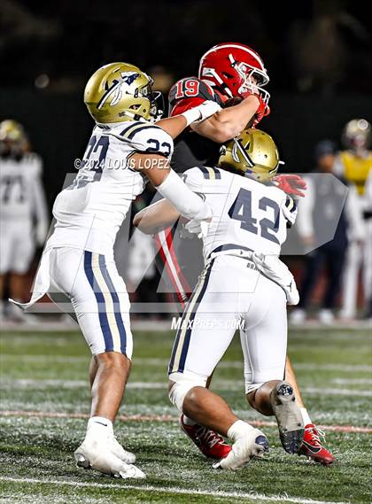Thumbnail 2 in St. John Bosco vs. Mater Dei (CIF SS DIV 1 Championship) photogallery.