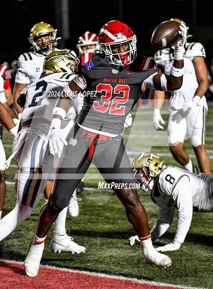 Thumbnail 2 in St. John Bosco vs. Mater Dei (CIF SS DIV 1 Championship) photogallery.