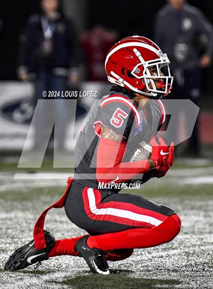 Thumbnail 2 in St. John Bosco vs. Mater Dei (CIF SS DIV 1 Championship) photogallery.