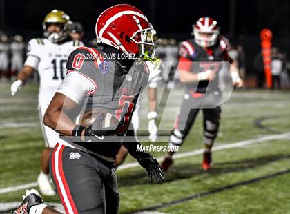 Thumbnail 3 in St. John Bosco vs. Mater Dei (CIF SS DIV 1 Championship) photogallery.