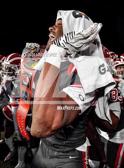 Thumbnail 2 in St. John Bosco vs. Mater Dei (CIF SS DIV 1 Championship) photogallery.