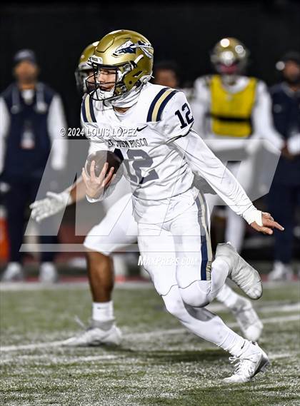 Thumbnail 2 in St. John Bosco vs. Mater Dei (CIF SS DIV 1 Championship) photogallery.