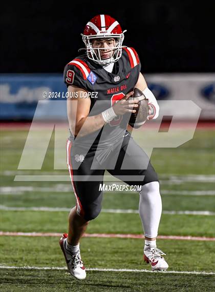 Thumbnail 3 in St. John Bosco vs. Mater Dei (CIF SS DIV 1 Championship) photogallery.
