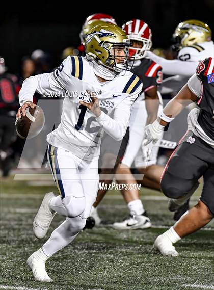 Thumbnail 3 in St. John Bosco vs. Mater Dei (CIF SS DIV 1 Championship) photogallery.