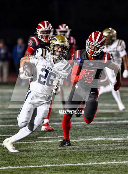 Thumbnail 2 in St. John Bosco vs. Mater Dei (CIF SS DIV 1 Championship) photogallery.