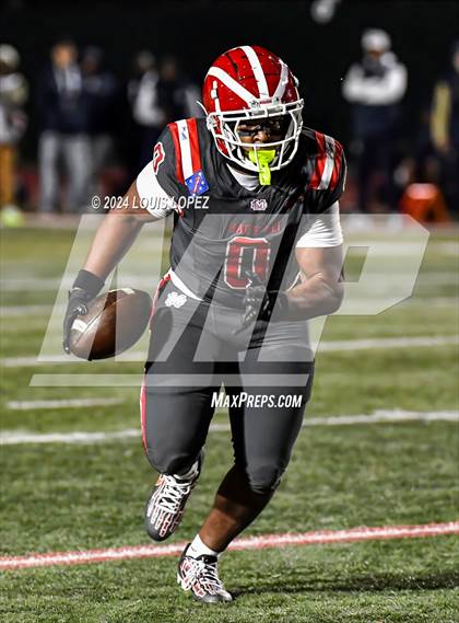 Thumbnail 2 in St. John Bosco vs. Mater Dei (CIF SS DIV 1 Championship) photogallery.