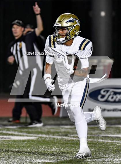 Thumbnail 2 in St. John Bosco vs. Mater Dei (CIF SS DIV 1 Championship) photogallery.