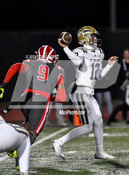 Thumbnail 3 in St. John Bosco vs. Mater Dei (CIF SS DIV 1 Championship) photogallery.
