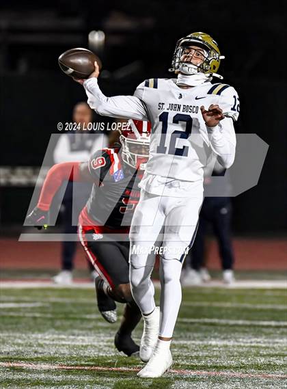 Thumbnail 3 in St. John Bosco vs. Mater Dei (CIF SS DIV 1 Championship) photogallery.